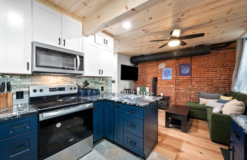 Five Points Apartment | Cozy Retreat in Downtown Denver