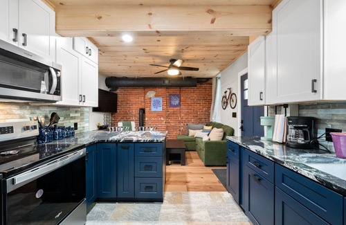 Five Points Apartment | Cozy Retreat in Downtown Denver