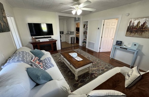 Geronimo House | Cozy Retreat in Geronimo w/2 BD