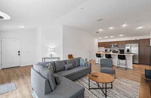 Okahumpka Villa | Cozy Retreat in The Villages: Fully Furnished 2/2 Villa!