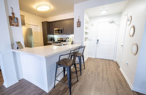 Marina del Rey Apartment | Cozy Retreat in Marina Del Rey 2 Bedroom- Steps to Beach