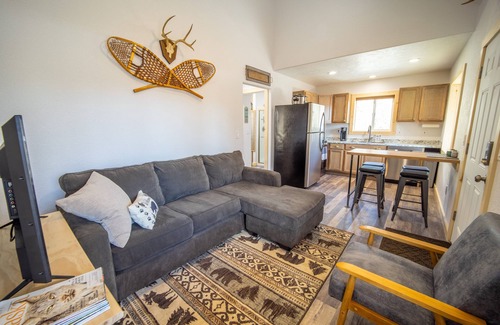 Kalifornsky House | Cozy retreat near Kenai Rvr-2Q&1F bed-w/loft #2