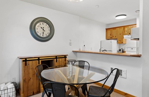 Sun Peaks Condo | Cozy retreat. Ski in/Ski out. Private Hot Tub.
