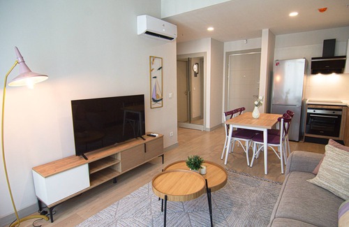 Esenyurt Apartment | Cozy Retreat: Stylish 1BR Apt