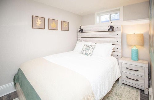 Greeley Apartment | Cozy Retreat - Walk to UNC - Free Cruiser Bikes