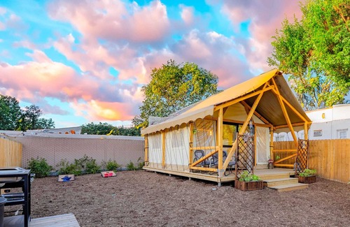 Glendora RV Rental | Cozy Retreat with Modern Amenities and Outdoor Fun