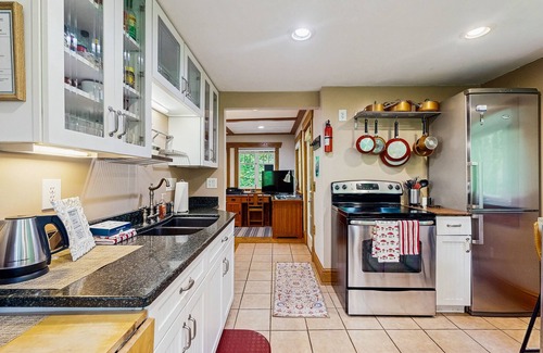 Washougal Cottage | Cozy Riverfront Cottage with Charming Interior & Hot Tub - Dog-Friendly