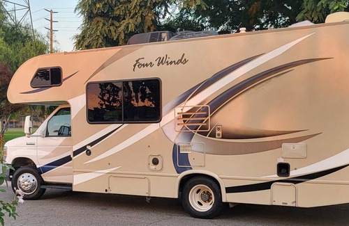 Cottonwood-Verde Village House | Cozy riverfront RV in the heart of wine country "Dandy @ Verde Retreat"