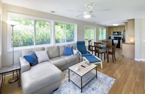 Kings Park Cottage | Cozy Riverside Cottage