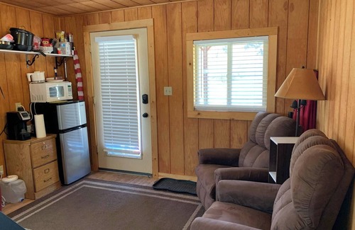 Drummond Cabin | Cozy Rock Creek Cabin - Fly Fisher's Retreat