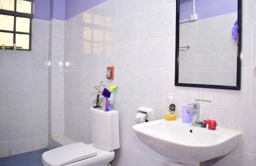 Mlolongo Hotel | Cozy Room JKIA