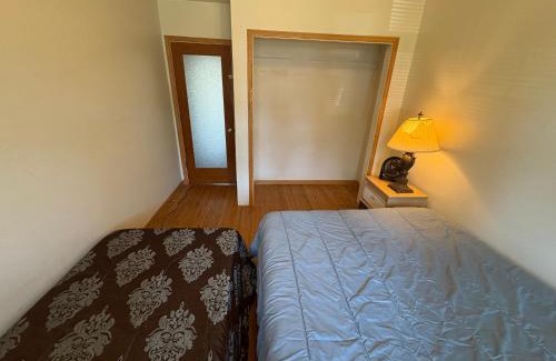 Fleetwood Bed & Breakfast | Cozy Room near Downtown Surrey