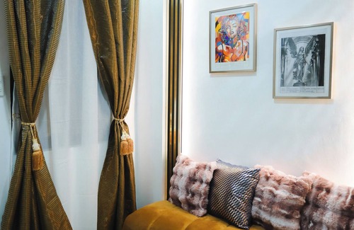 Naga Apartment | Cozy Room with WiFi & Netflix Heart of Enchanting Naga City