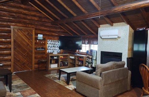 Seeley Lake House | Cozy, rustic Montana lake cabin on Placid.