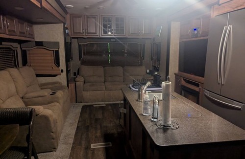 Anderson County House | Cozy RV - Awesome View - Fishing & Pet Friendly!