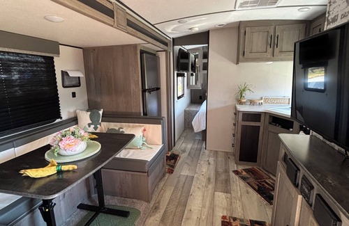 Dallas House | Cozy RV in Serene Dallas with ACnwith a private room and 2 bunk beds plus one
