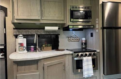 Goreville RV Rental | Cozy RV with Master & Bunk Room in Goreville, IL a few steps from Lake of Egypt!