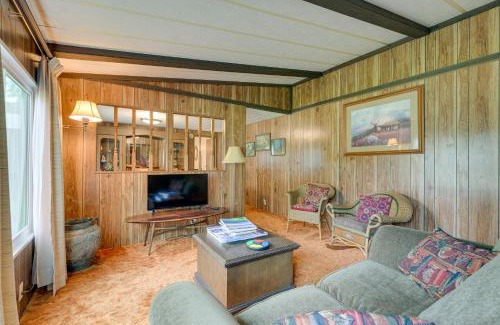 Salmon House | Cozy Salmon Home with Mountain Views and River Access