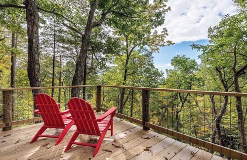 Wallkill House | Cozy, Seasonal Geo-Dome with Heat/AC on Private Hiking paradise in Gunks.