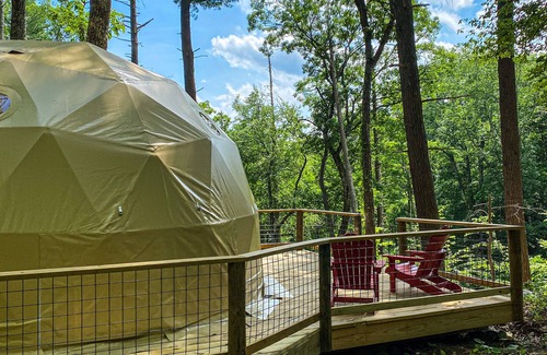 Wallkill House | Cozy, Seasonal Geo-Dome with Heat/AC on Private Hiking paradise in Gunks.