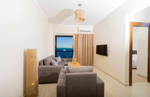 Sakkala Apartment | Cozy Seaview Apartments + City Life