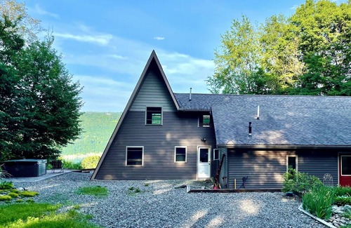 Moravia Villa | Cozy secluded villa-south skaneateles-hot tub, panoramic view, waterfalls, gorge