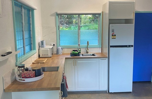 Yorkeys Knob Apartment | Cozy self contained studio near the boat club, 5 min to the beach