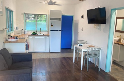 Yorkeys Knob Apartment | Cozy self contained studio near the boat club, 5 min to the beach