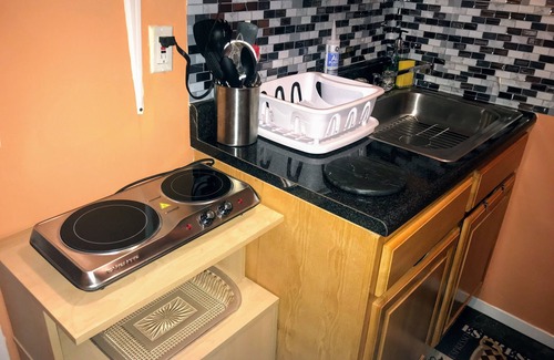 Queens Apartment | Cozy Self Contained Private 1 Bedroom Apartment