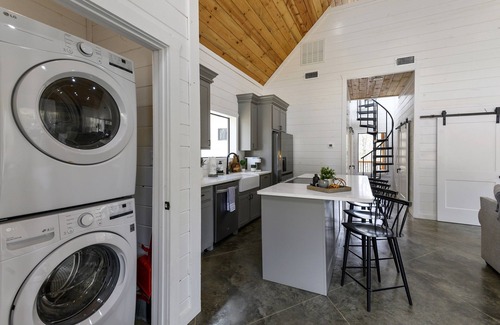 Pickens Cabin | Cozy serene couples cabin w Hot Tub/great location
