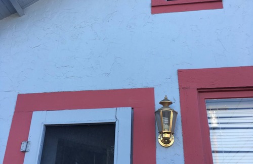 West University Cottage | Cozy Small Cottage Downtown - Walk to University of Nevada Reno
