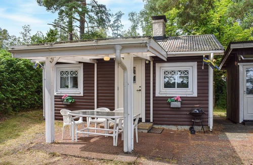 Osby House | Cozy small cottage in the countryside on a lake property with its own jetty