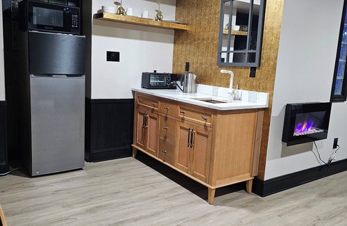Fallston Apartment | Cozy small studio with fireplace in fantastic Fallston on a quiet street.n
