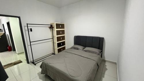 Klang Apartment | cozy space cinema suite at Trio By Setia