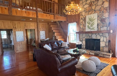 Cut Off Cabin | Cozy space in Lafourche parish Family outdoor space