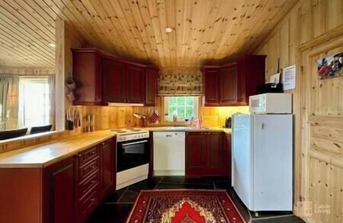 Ringsaker House | Cozy spacious cabin with sauna at Natrudstilen