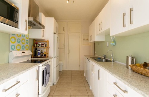 Mission Bay House | Cozy Spacious Coastal Villa 100m from Mission Bay beachn