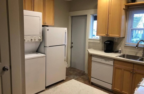 Land Park House | Cozy Spanish Bungalow bordering Land Park and Downtown