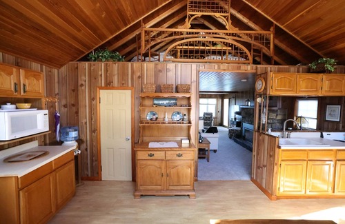 Brier Hill Cottage | Cozy St. Lawrence waterfront cottage. Two bedrooms, 1 bathroom sleeps 4!
