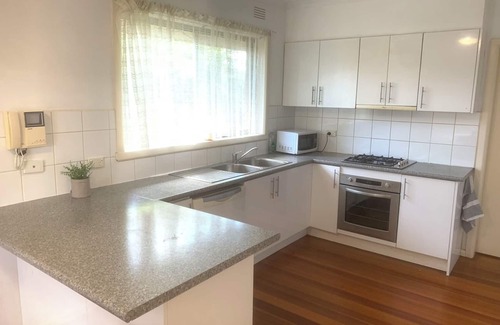 Glen Waverley House | Cozy Stay in Glen Waverley
