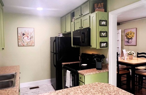 Columbia House | Cozy Stay Near USC, Ft. Jackson & Columbia Venues