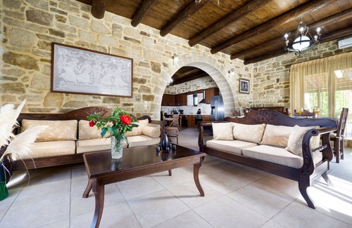 Platanos Villa | Cozy Stone Villa, 3 BD, 2 BA, private pool