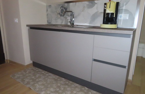 San Giorgio a Cremano Apartment | Cozy studio apartment with kitchen, air conditioning and private bathroom