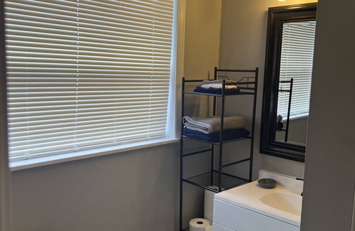 West Melbourne Apartment | Cozy Studio: 12 mins to Beach and a walk to Mall