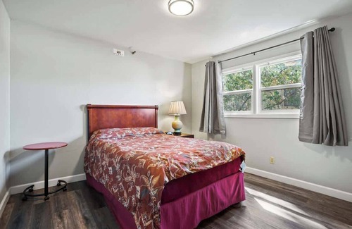 Fremont House | (Cozy studio, 2BED, 1BA, w/kitchen)