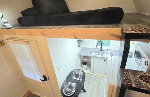 Fountain Run House | Cozy Studio Cabin Tiny House