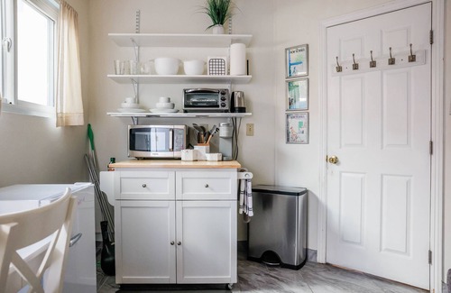 Torrance Apartment | Cozy Studio/Fast WiFi/10 Minutes from Beach