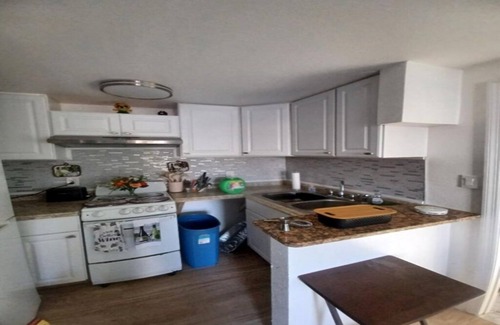 Kingston Apartment | Cozy studio in beautiful Daytona Beach with AC and off-street parking