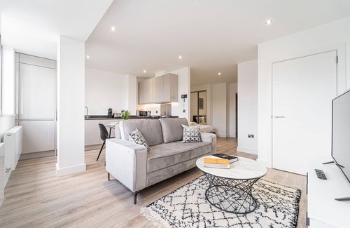 Barnt Green Apartment | Cozy Studio in central Solihull near NEC & Airport