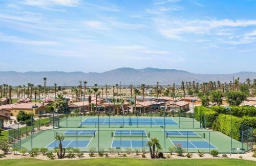 Coachella Apartment | Cozy studio in enjoyable Coachella with AC, fitness room, WiFi, Peacefulness…